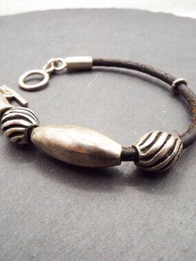 MEXICO TAXCO STERLING SWIRL BEADS LEATHER THONG TOGGLE CLASP BRACELET 49